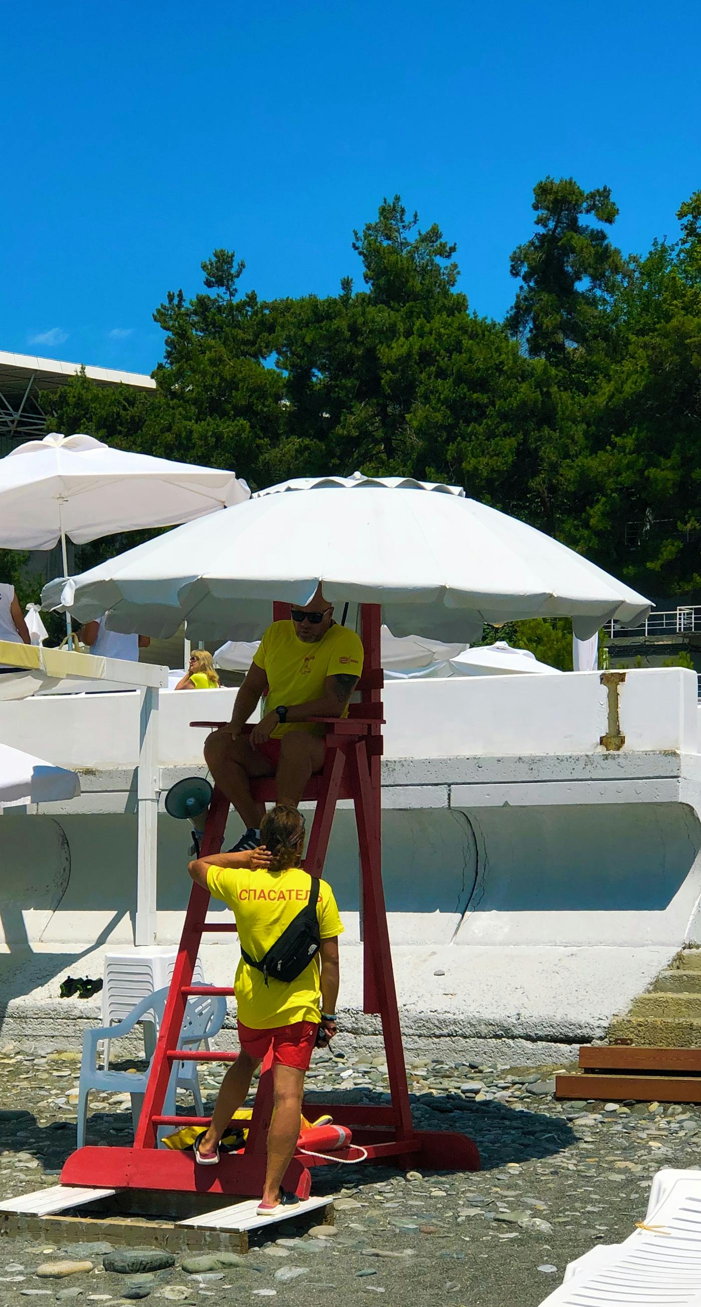 Havuz ve Otel İşletmeleri İçin Yasal Cankurtaran Zorunluluğu Rehberi